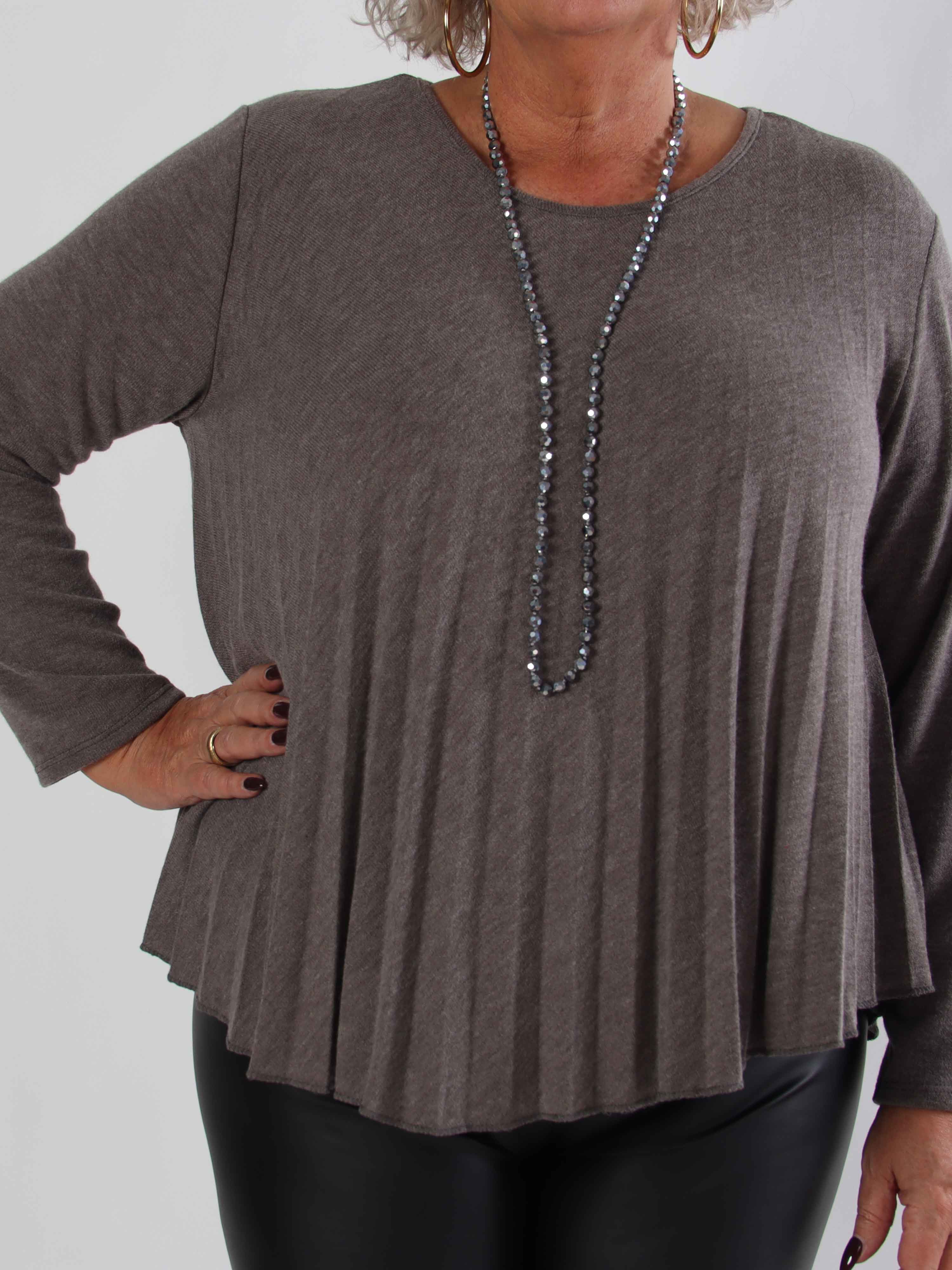 Anita Shirt - Blød plisseret plus size strikbluse i viskose og uld